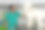 动物医院的工作人员在候诊室里抱着一只狗的照片。图片下载