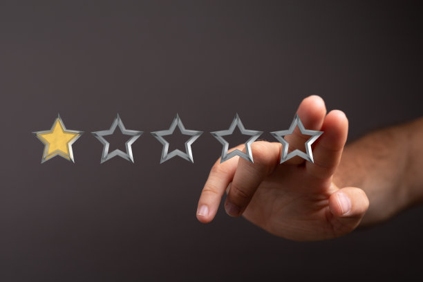 男性的手指向插图评级星星图片下载