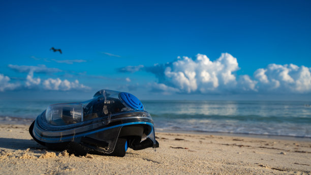 浮潜面具准备潜水冒险在加勒比海滩图片下载