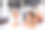 已婚男女躺在床垫上图片下载