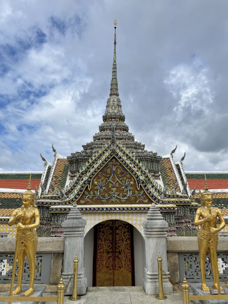 泰国曼谷的翡翠佛寺图片下载