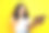 兴奋震惊的巴西或西班牙年轻卷发女子，穿着基本的白色t恤，拿着打开的笔记本电脑惊讶地看着它，站在孤立的橙色背景，惊讶的表情图片下载