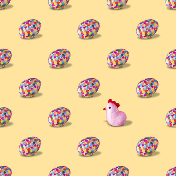 复活节彩蛋，米色背景上的玩具小鸡，无缝模式图片下载