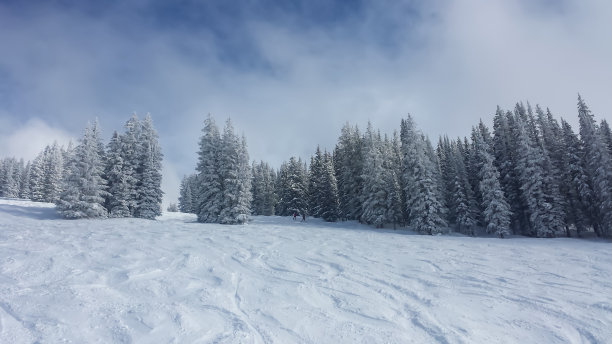 在科罗拉多州的韦尔滑雪图片下载