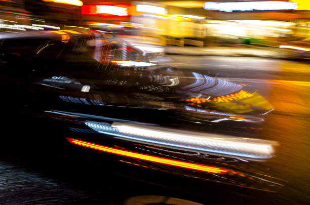 多伦多夜晚的车图片下载