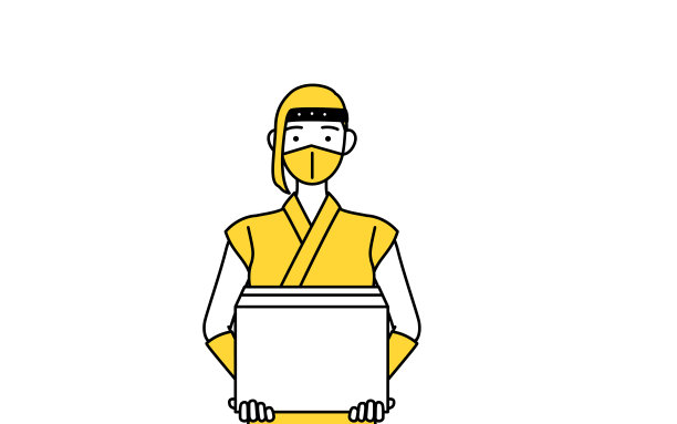 一个打扮成忍者的女人在搬运纸箱图片下载