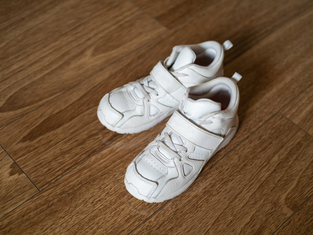 儿童运动鞋图片下载