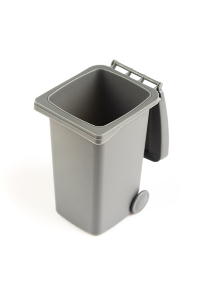 带轮子的垃圾桶图片下载