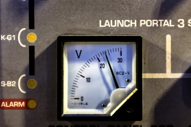 设备上的电压表指针图片下载