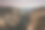 美丽的风景，河流在巨大的岩石之间流淌。图片下载