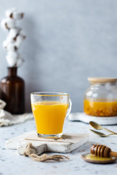 Sea ​​buckthorn tea with ginger and honey图片下载
