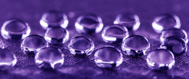 防水nanofabric。防止下雨和恶劣天气。宏。图片下载