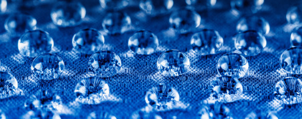 防水nanofabric。防止下雨和恶劣天气。宏。图片下载