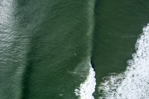 冲浪鸟瞰图图片下载
