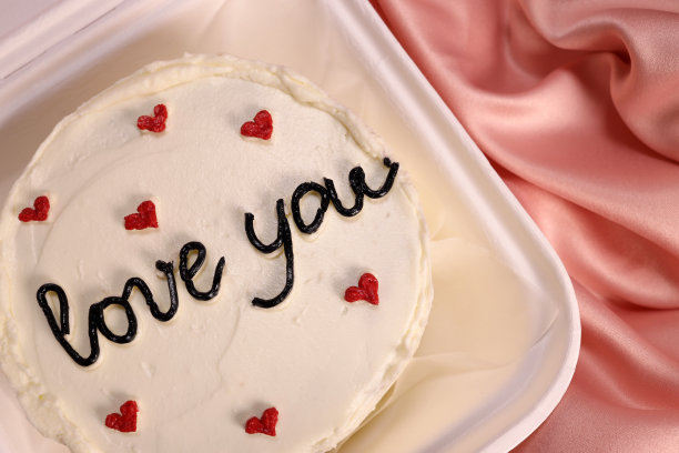 时髦的便当蛋糕，精致的饼干，上面有我爱你的特写图片下载