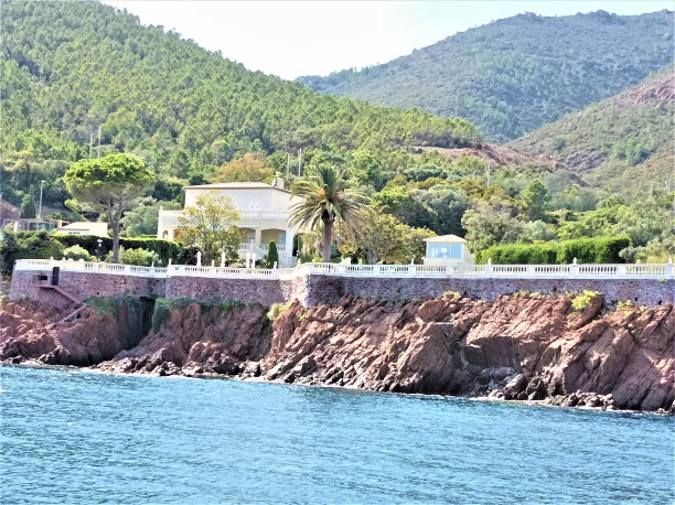 海滨和房屋图片下载