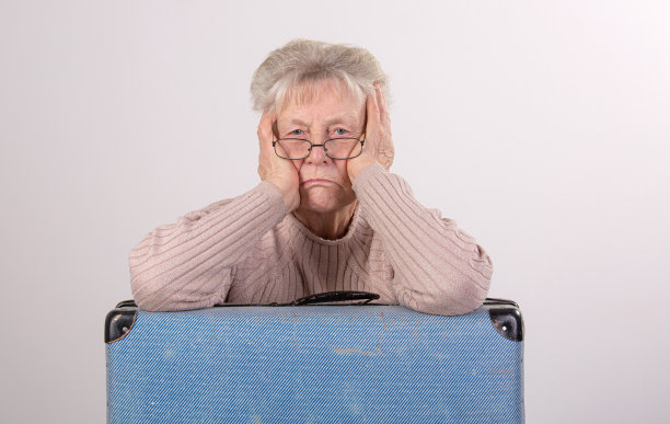 悲伤的旅行者图片下载