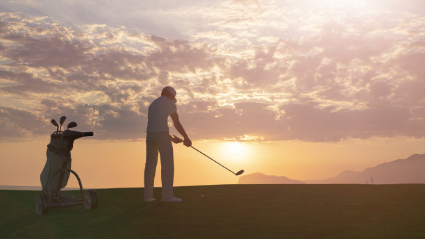 一个人在高尔夫球场打高尔夫球3d渲染日落图片下载
