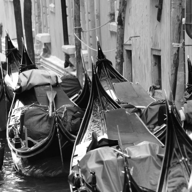 建筑和贡多拉——威尼斯图片下载