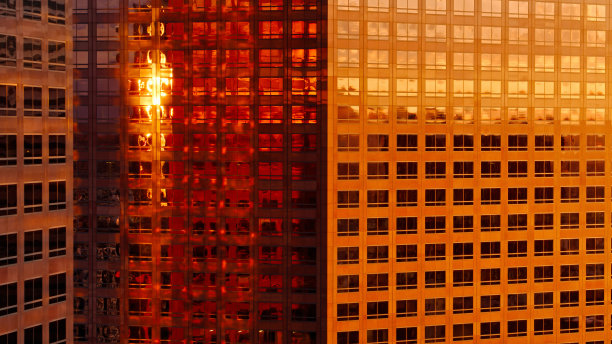 洛杉矶市区的办公大楼在一个春天的早晨-航拍图片下载