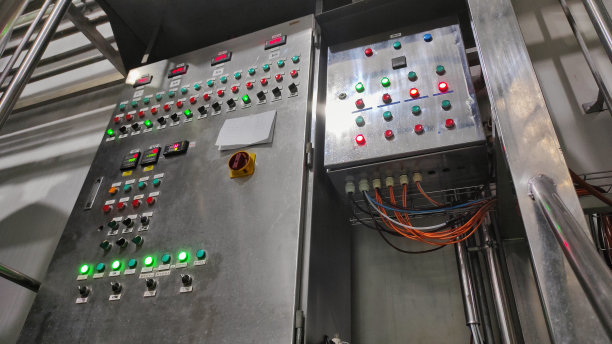 工业机器的控制面板图片下载