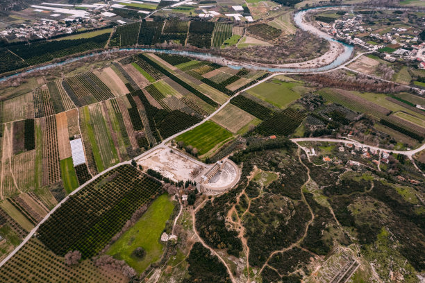 无人机查看安塔利亚的阿斯彭多斯古城图片下载