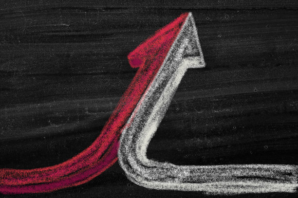 红色和白色的箭头相连图片下载