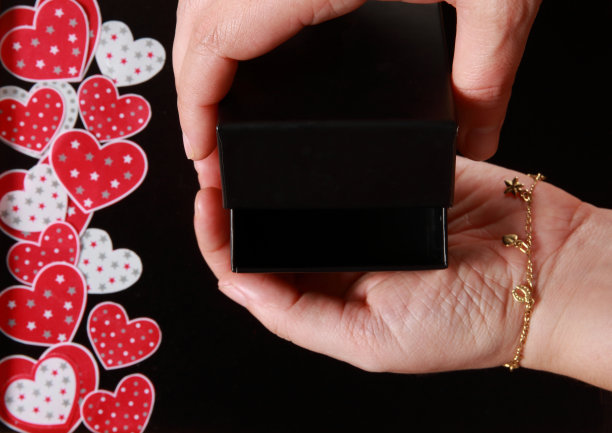 爱心和礼物图片下载