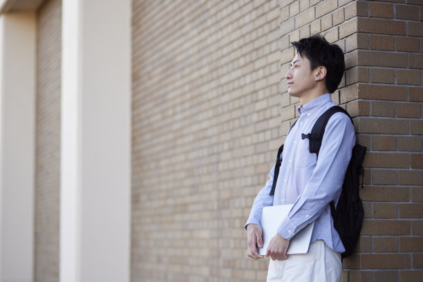 年轻的日本学生图片下载