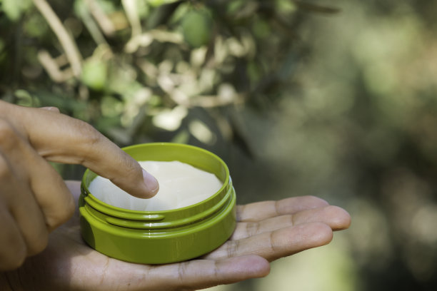 保湿霜图片下载