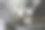 商人使用带有医疗保健图标的笔记本电脑。健康保险概念。图片下载