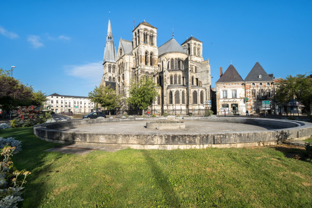 Notre-Dame-en-Vaux in Châlons-en-Champagne, France图片下载