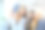 一群女性在办公室自拍图片下载