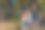 一群快乐的年轻人开着越野车在山间大自然中享受美丽的阳光图片下载
