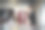 亚洲女设计师与年轻实习裁缝讨论木偶服装设计。图片下载