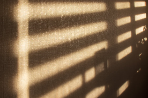 阳光与阴影。图片下载