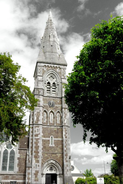 绿色的尖塔图片下载