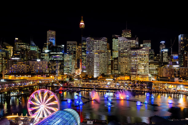 悉尼的灯光在灯光节上熠熠生辉图片下载