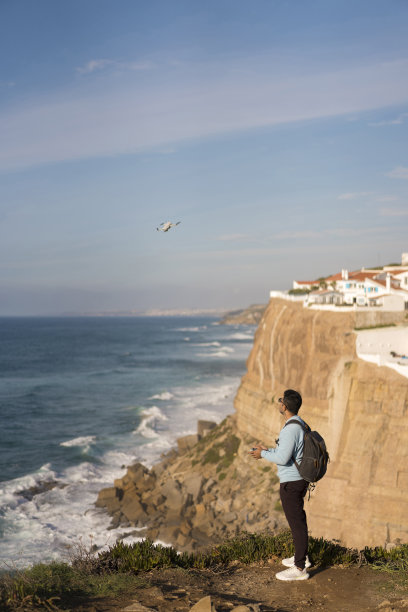 无人机飞行员在阿泽尼亚斯图片下载