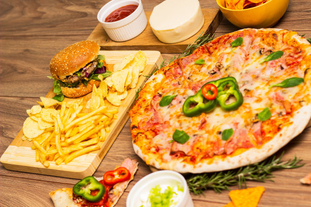 披萨、汉堡和薯条图片下载
