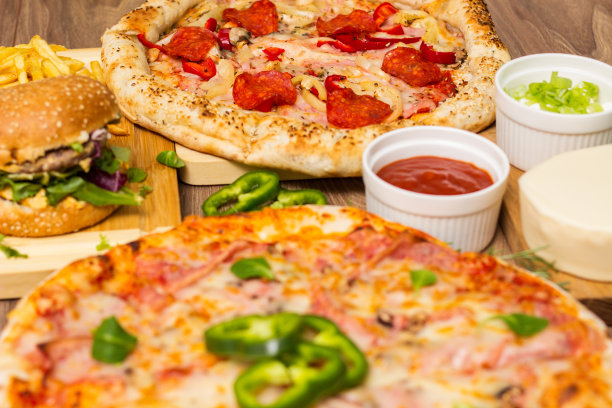 披萨、汉堡和薯条图片下载
