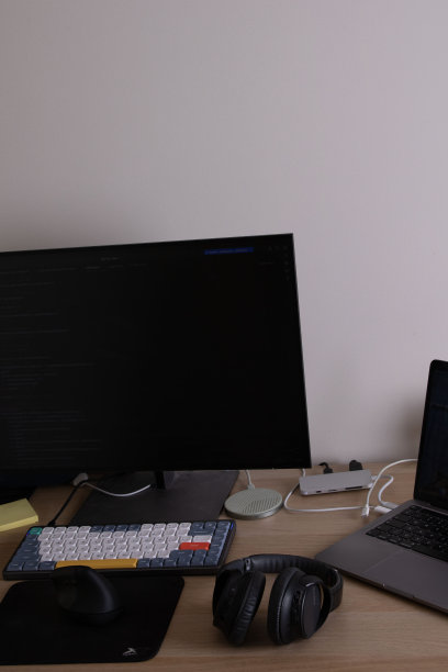 为在家工作的工作环境拍照图片下载