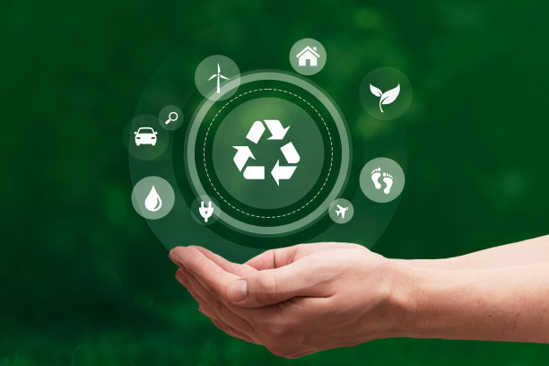 手拿回收和生态标志图片下载