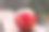 红熟苹果放在木栏杆上图片下载