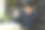 困惑的男子有信用卡问题的图像，对银行交易失败感到沮丧。图片下载
