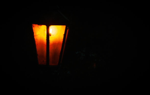 夜晚的灯柱图片下载