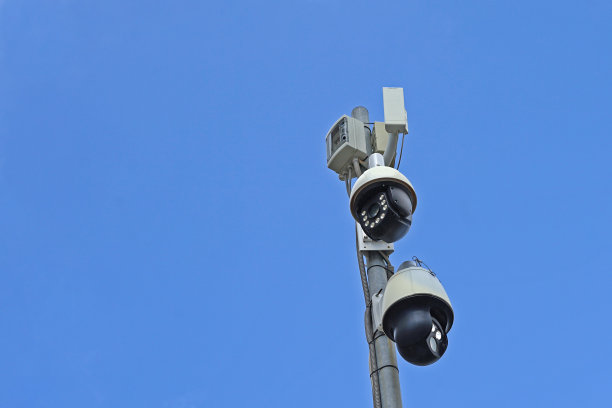 具有人工智能和夜视功能的现代智能闭路电视安全摄像头图片下载