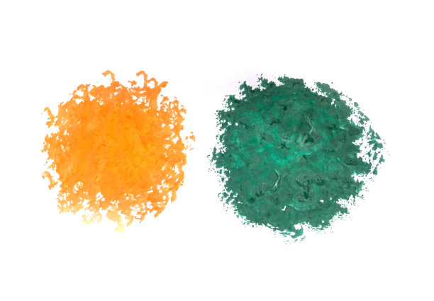 一套创意水彩艺术背景。图案绿色和橙色圆形飞溅背景。白纸，下面有复印区。图片下载