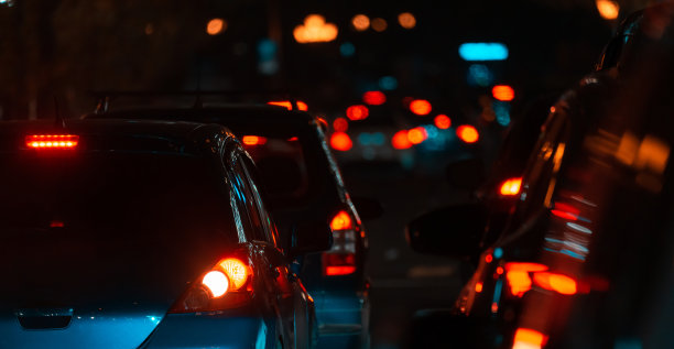 汽车被堵在路上图片下载