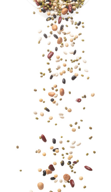 拌豆掉落爆炸，几种豆漂浮爆炸，倾泻而下。干燥混合白，绿，红，大豆，黑，花生，豆，在空气中飞溅。白色背景隔离高速快门图片下载